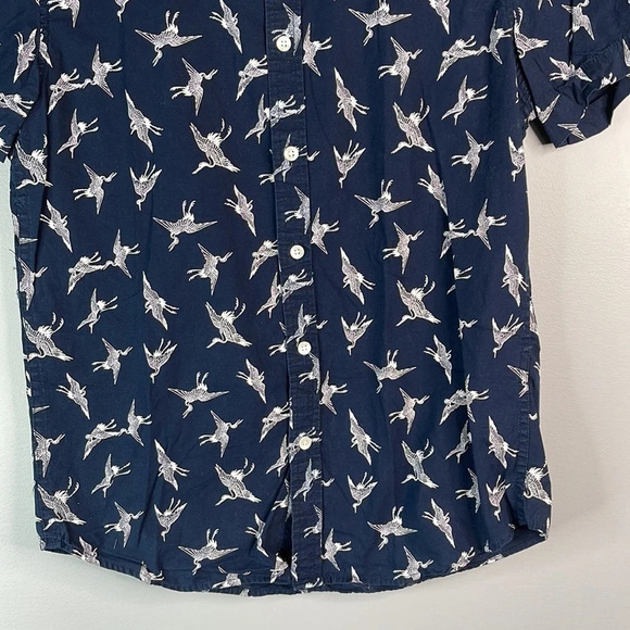 FOREVER 21 Mens Crane Print Shirt Navy Blue Short Sleeve Button Down Hawaiian S - Picture 4 of 9